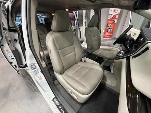 2019 Toyota Sienna XLE