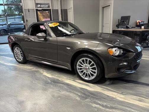 2018 FIAT 124 Spider Base