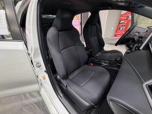 Blizzard Pearl 2019 Toyota Corolla SE