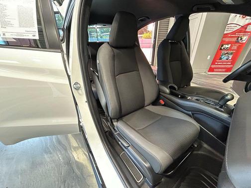 Platinum White 2021 Honda HR-V AWD Sport