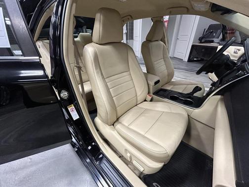 2015 Toyota Camry Hybrid XLE