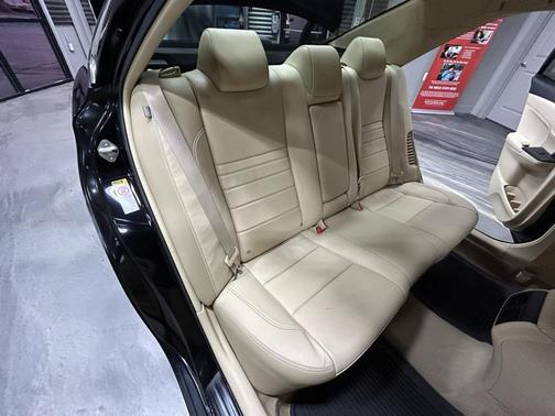 2015 Toyota Camry Hybrid XLE