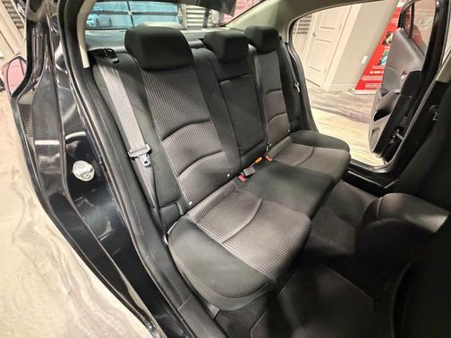 2015 Mazda Mazda3 i Touring