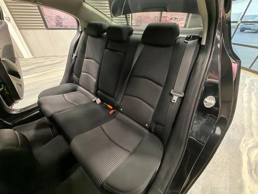 2015 Mazda Mazda3 i Touring