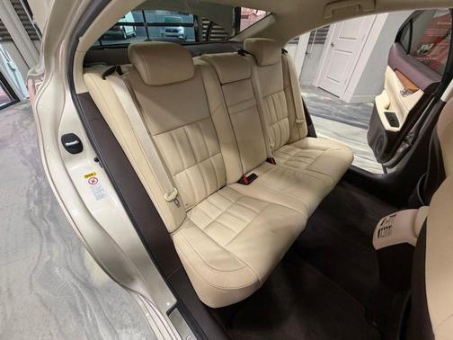 Tan 2017 Lexus ES 300h Base