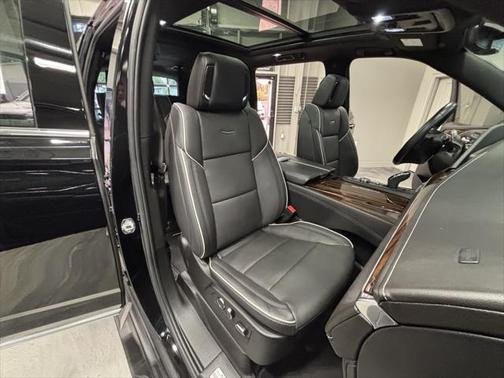 2023 Cadillac Escalade ESV Premium Luxury