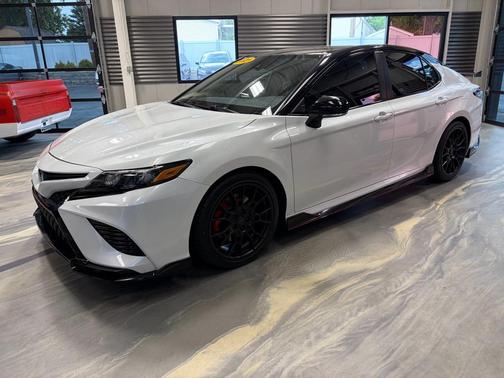 Wind Chill Pearl/Midnight Black Metallic 2021 Toyota Camry TRD