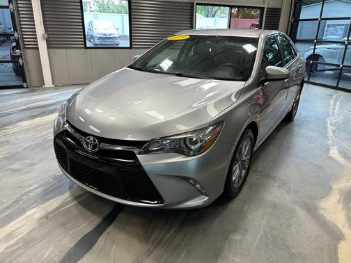 Celestial Silver Metallic 2015 Toyota Camry SE
