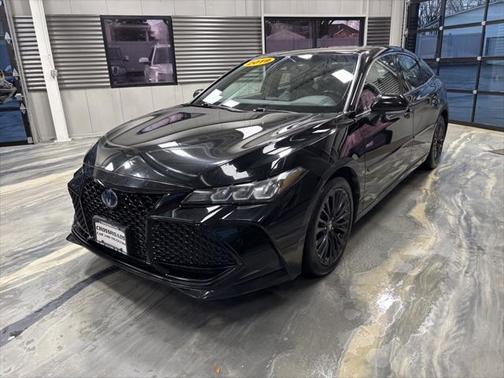 2019 Toyota Avalon Hybrid XSE