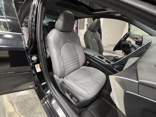 2019 Toyota Avalon Hybrid XSE