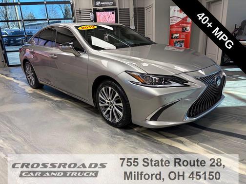 Atomic Silver 2019 Lexus ES 300h Luxury