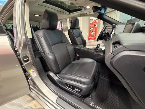 2019 Lexus ES 300h Luxury