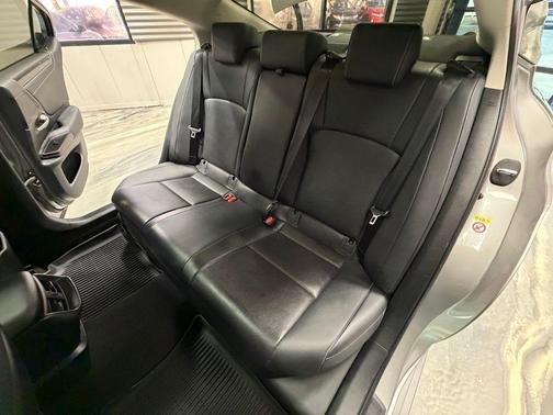 2019 Lexus ES 300h Luxury