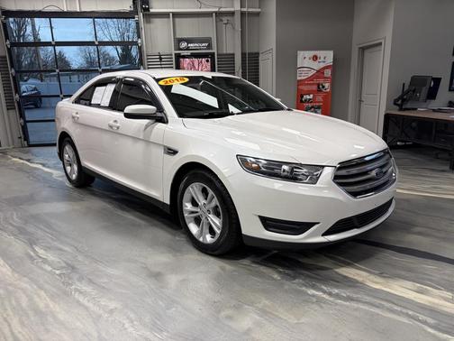 2018 Ford Taurus SEL
