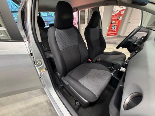 2015 Toyota Yaris LE