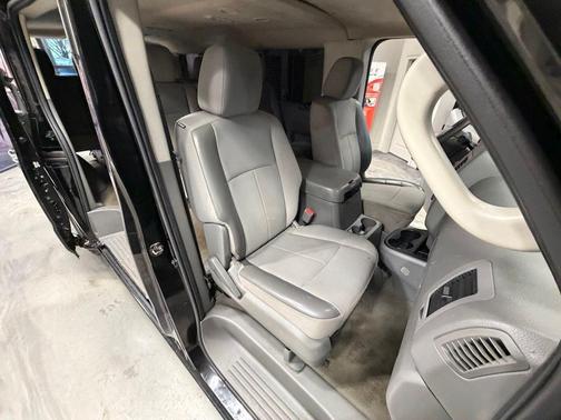 2012 Nissan NV Passenger NV3500 HD SV V6