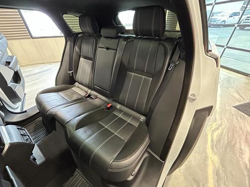 Fuji White 2018 Land Rover Range Rover Velar P250 S R-Dynamic