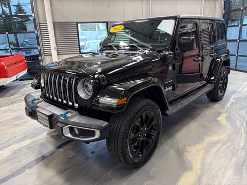 Black Clearcoat 2022 Jeep Wrangler Unlimited 4xe Sahara