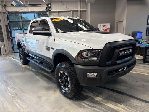 Bright White Clearcoat 2017 RAM 2500 Power Wagon