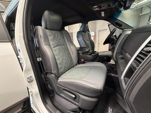 Bright White Clearcoat 2017 RAM 2500 Power Wagon