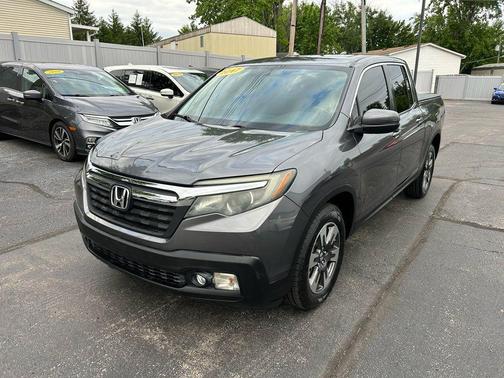 Modern Steel Metallic 2017 Honda Ridgeline RTL