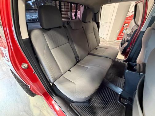 Barcelona Red Metallic 2017 Toyota Tacoma SR