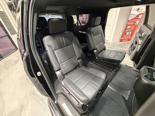 2022 Chevrolet Suburban RST