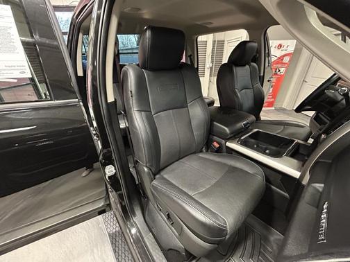 2018 RAM 2500 Laramie Crew Cab 4x4 6'4' Box