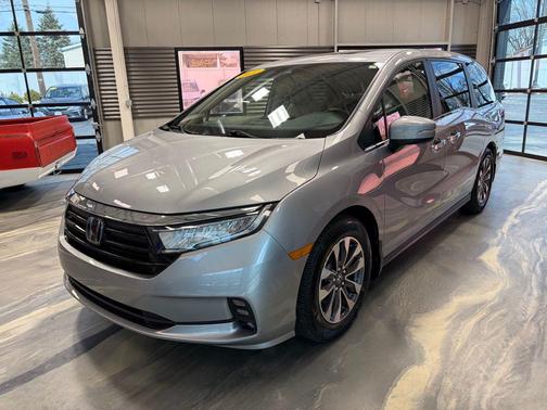 Silver 2022 Honda Odyssey EX-L