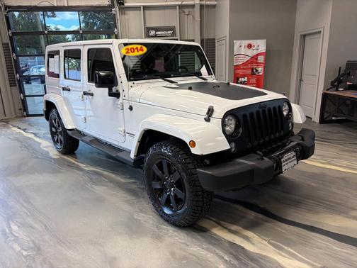 Bright White Clearcoat 2014 Jeep Wrangler Unlimited Altitude