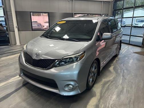 2017 Toyota Sienna SE Premium