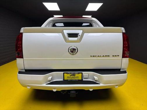 2003 Cadillac Escalade EXT Base