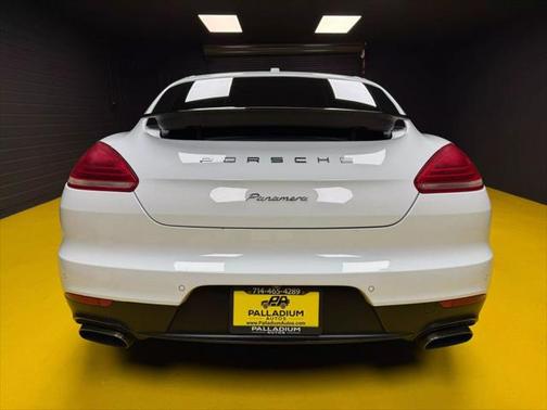 2015 Porsche Panamera 4