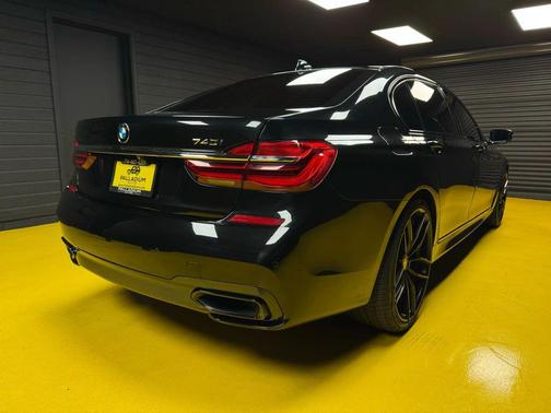 2016 BMW 740 740i Sedan 4D
