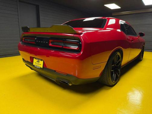 Redline Red Tricoat Pearl 2016 Dodge Challenger R/T