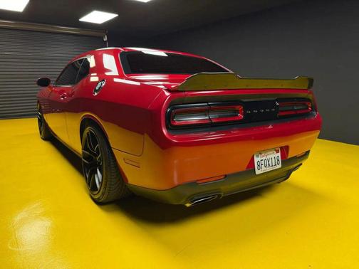 Redline Red Tricoat Pearl 2016 Dodge Challenger R/T