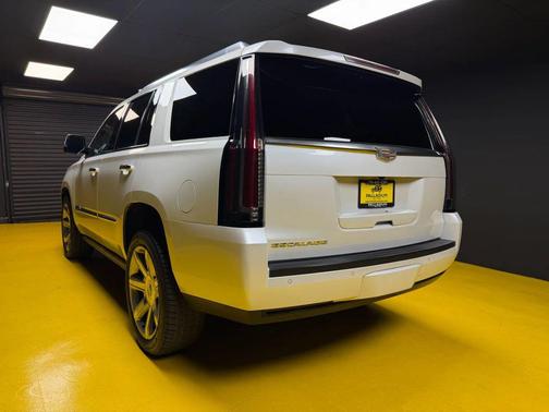 2016 Cadillac Escalade Premium