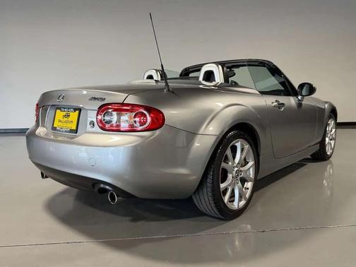 Grey 2014 Mazda MX-5 Miata Grand Touring
