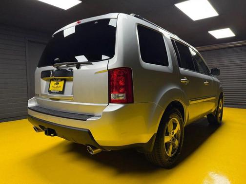Silver 2009 Honda Pilot EX-L