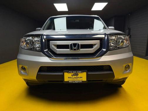 Silver 2009 Honda Pilot EX-L