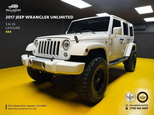 Bright White Clearcoat 2017 Jeep Wrangler Unlimited Sahara