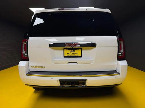 White 2015 GMC Yukon Denali
