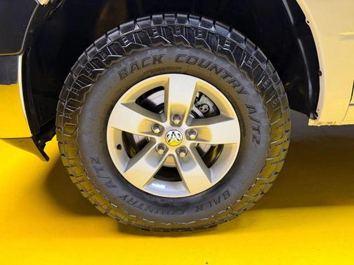 Bright White Clearcoat 2018 RAM 1500 Tradesman