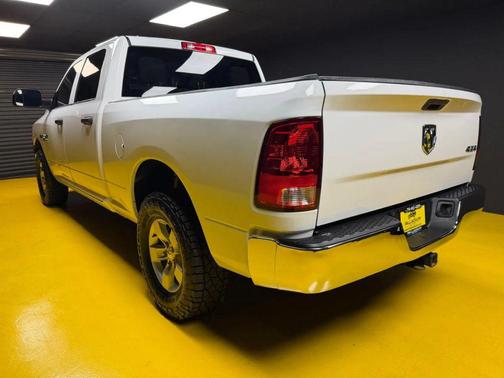 Bright White Clearcoat 2018 RAM 1500 Tradesman
