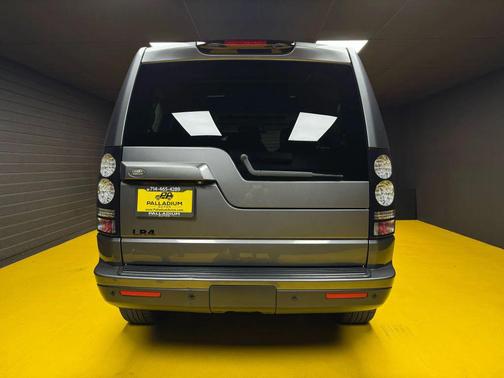 2016 Land Rover LR4 Base