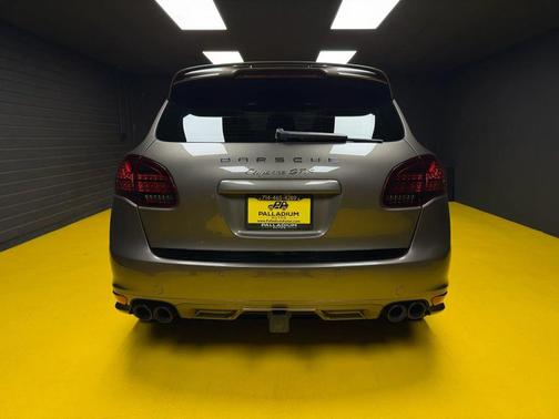 2014 Porsche Cayenne GTS