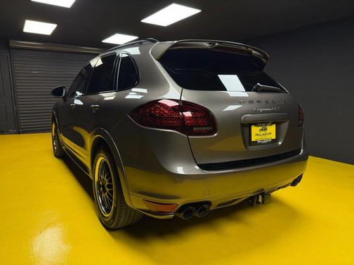 2014 Porsche Cayenne GTS