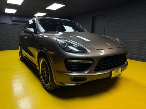 2014 Porsche Cayenne GTS