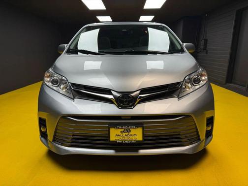 2019 Toyota Sienna XLE