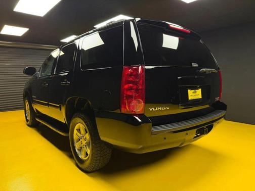 Black 2014 GMC Yukon SLT